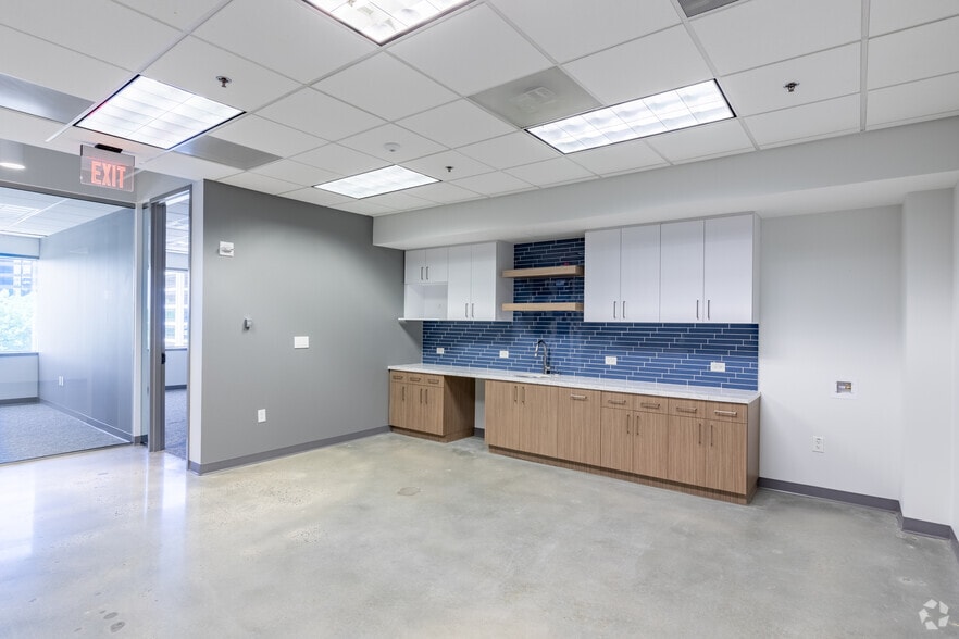 Photo of 8th Floor Ste 810