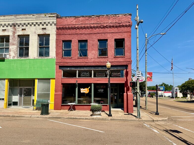 More Photos Of 100 S Main St, Yazoo City Flex For Sale