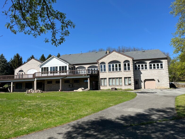 More Photos Of 4166 Lower Saucon Rd, Hellertown Specialty For Sale