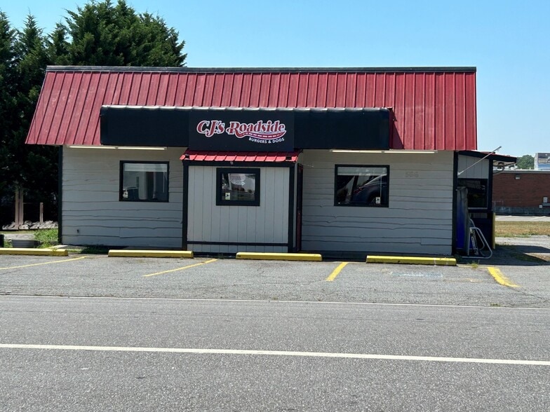 Primary Photo Of 566 E Main St, Yadkinville Restaurant For Lease