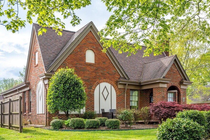 More Photos Of 2120 N Ocoee St, Cleveland Apartments For Sale