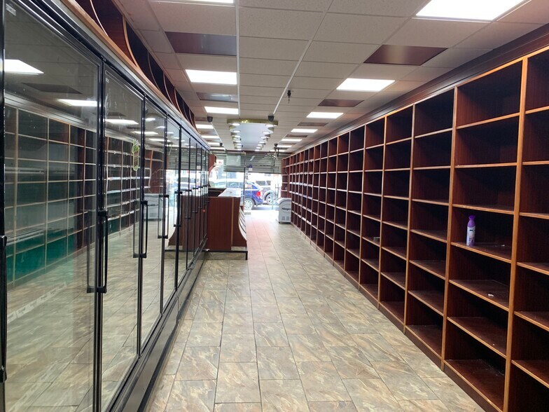 More Photos Of 882 Dekalb Ave, Brooklyn Restaurant For Lease