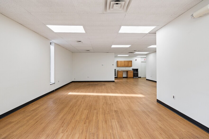 More Photos Of 19 Squadron Blvd, New City Office For Lease