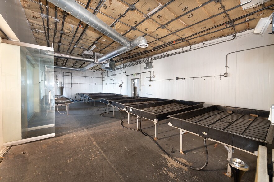 More Photos Of 197 E Jefferson Blvd, Los Angeles Warehouse For Sale