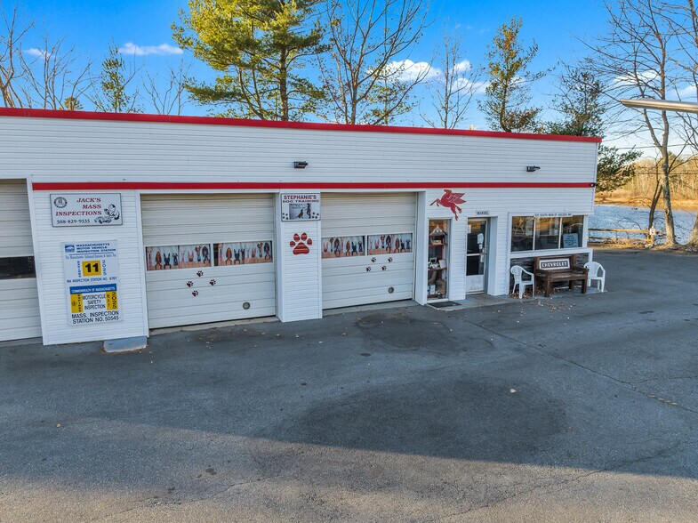 More Photos Of 525 Main St, Holden General Retail For Sale