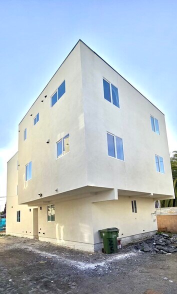 More Photos Of 2419 E 3rd St, Los Angeles Apartments For Sale