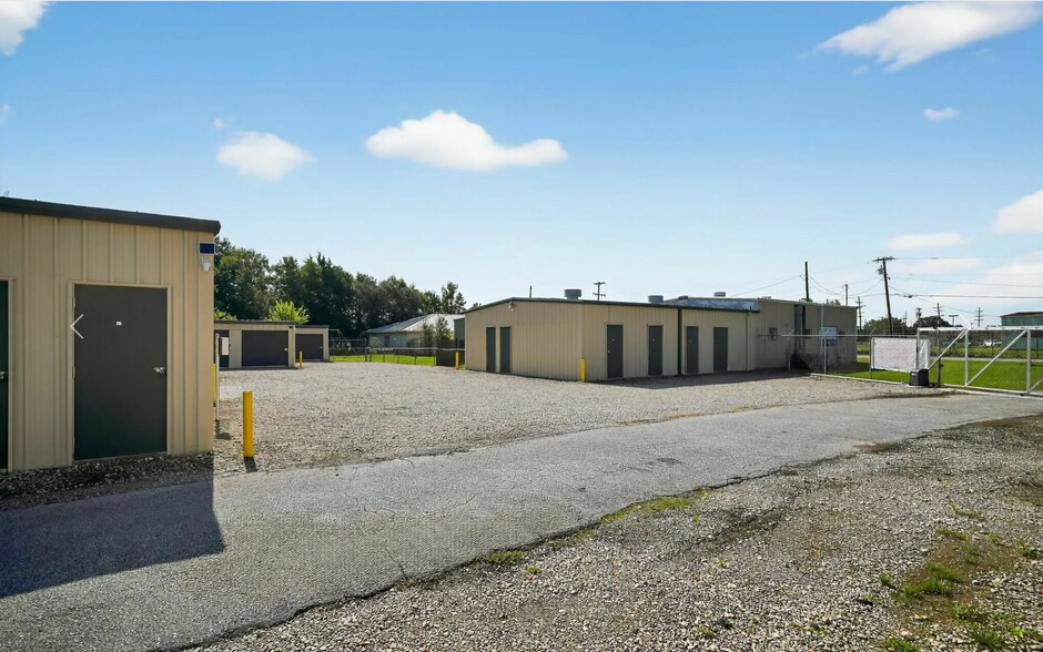 More Photos Of 2209 Richard St, Abbeville Self Storage For Sale