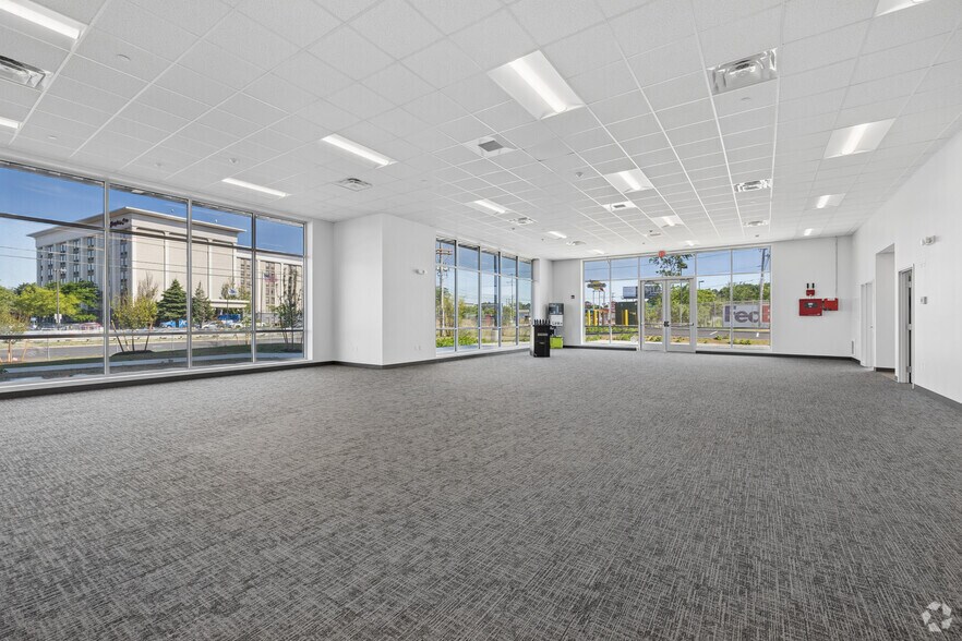 More Photos Of 101 Lee Burbank Hwy, Revere Unknown For Lease