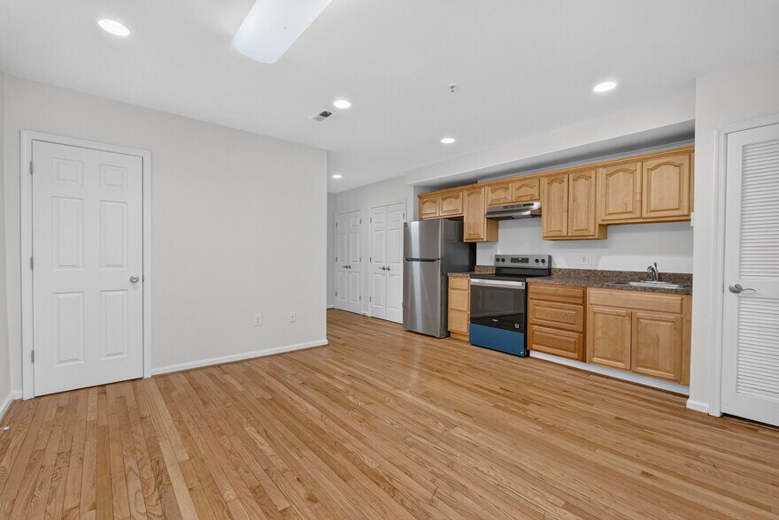 More Photos Of 1271-1275 Meigs Pl NE, Washington Apartments For Sale