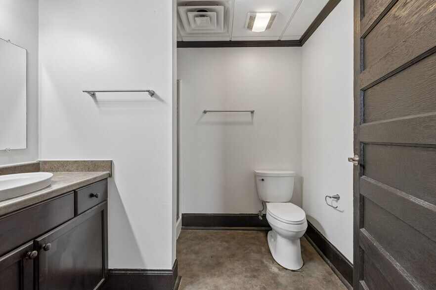 More Photos Of 217 E Deadrick St, Jackson Apartments For Sale