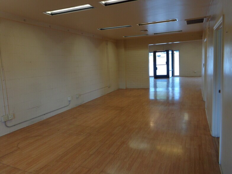 More Photos Of 3536 Foothill Blvd, La Crescenta Freestanding For Lease