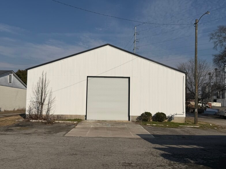More Photos Of 898 Bradford St SW, Gainesville Warehouse For Lease