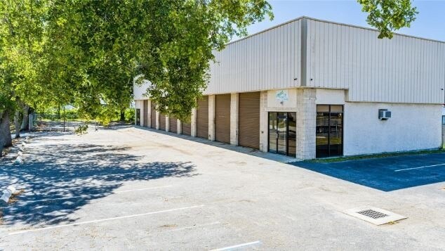 More Photos Of 12477 66th Street North, Largo Auto Repair For Lease