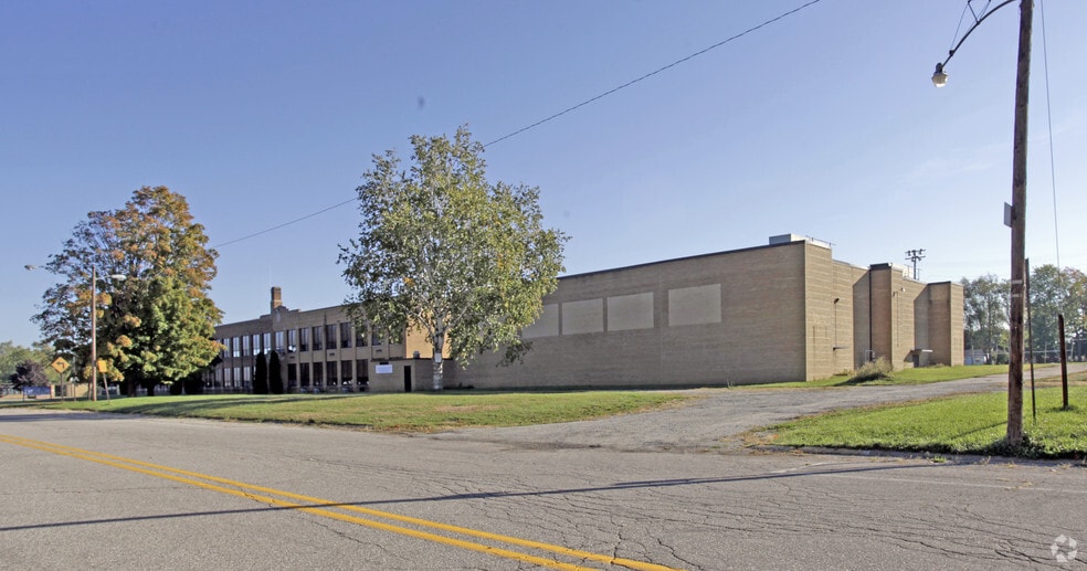 More Photos Of 122 Southeastern Ave, Galien Specialty For Sale