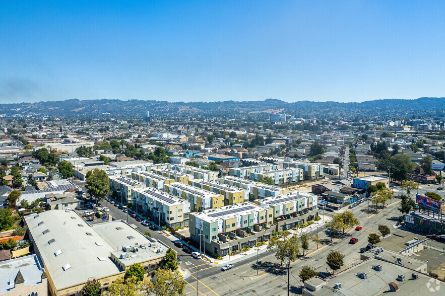 More Photos Of 980 W Grand Ave, Oakland Storefront For Sale