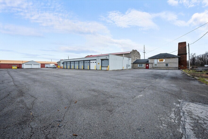 More Photos Of 1728 Sadler St, Sandusky Warehouse For Sale