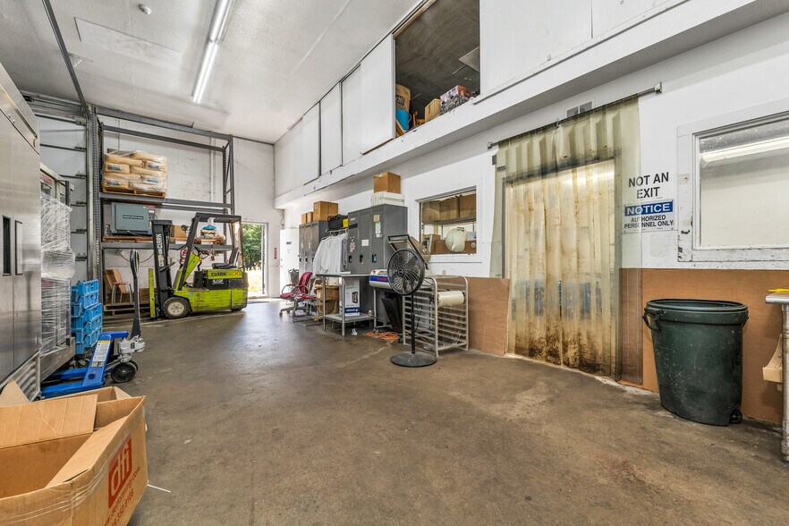 More Photos Of 22 Kendall Pond Rd, Derry Food Processing For Sale