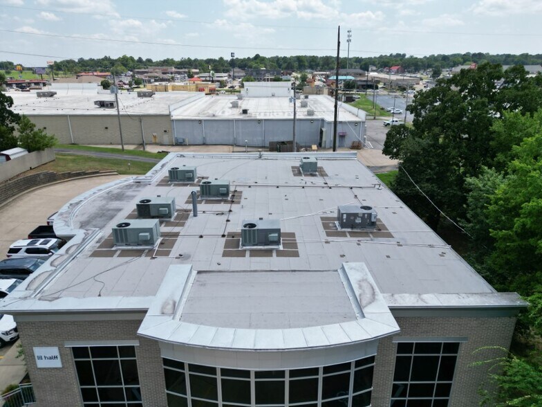 More Photos Of 5704 Euper Ln, Fort Smith Loft Creative Space For Sale