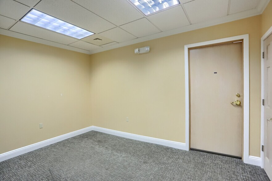 More Photos Of 744 Shenango Rd, Beaver Falls Medical For Lease