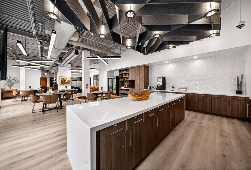 More Photos Of 500 Navarro St, San Antonio Office For Lease