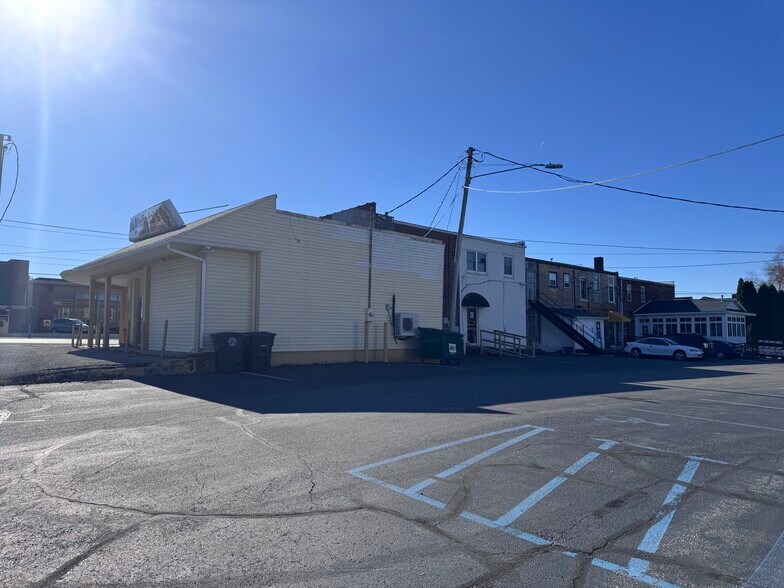 More Photos Of 2610 Lower Huntington Rd, Fort Wayne Storefront Retail Residential For Lease