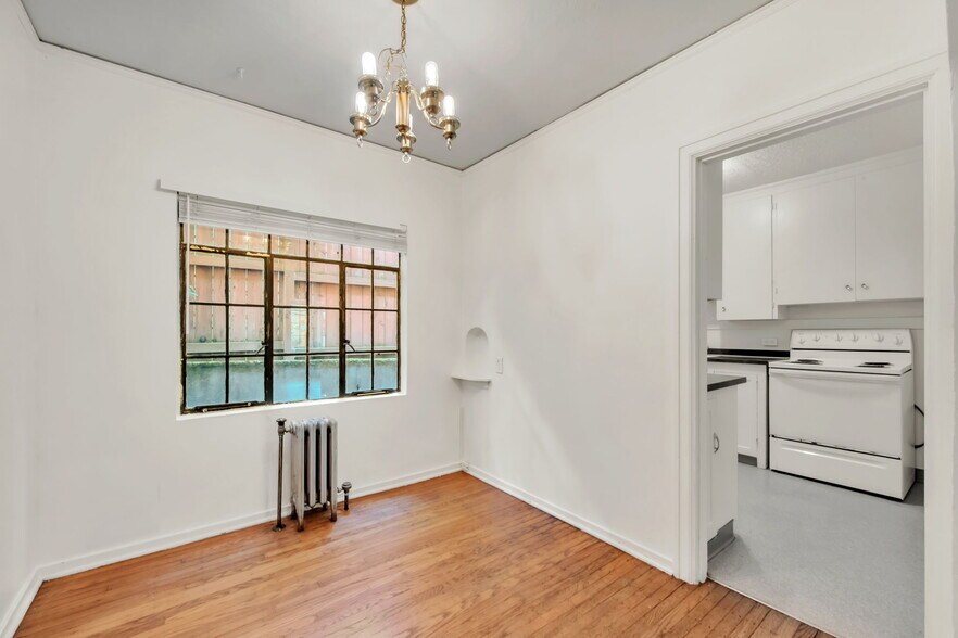 More Photos Of 2336 NW Pettygrove St, Portland Apartments For Sale