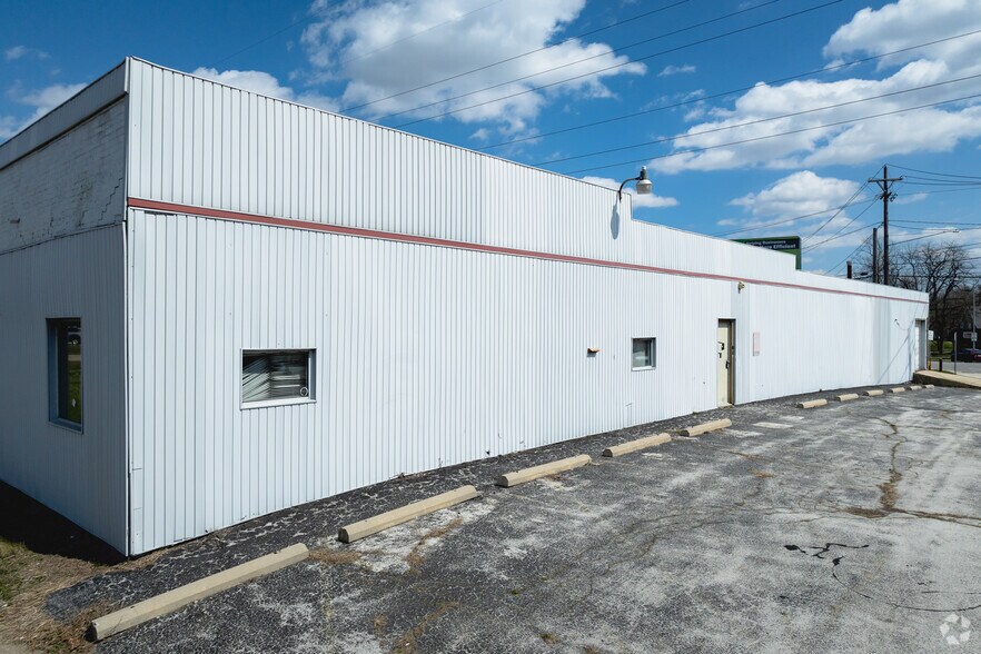 Primary Photo Of 3116 Bellevue Rd, Toledo Warehouse For Sale