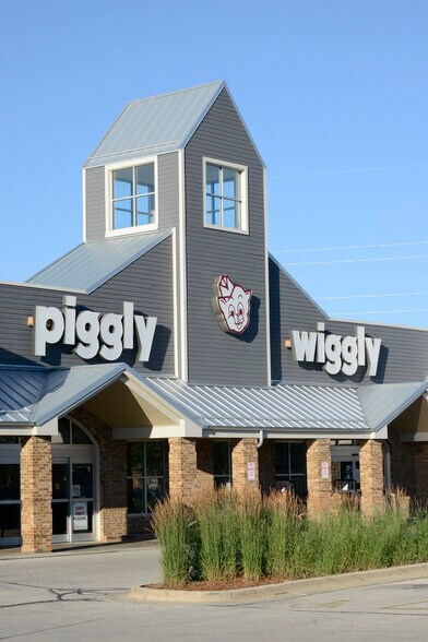 More Photos Of 6103 W Mequon Rd, Mequon Unknown For Lease