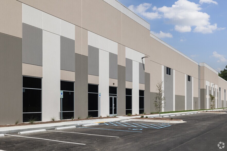 More Photos Of 410 Tradeport Dr, Summerville Unknown For Lease