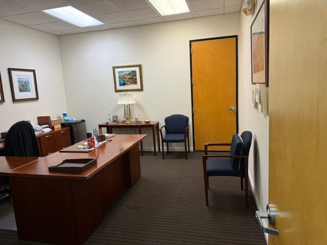 More Photos Of 321 E Hillsboro Blvd, Deerfield Beach Office For Sale