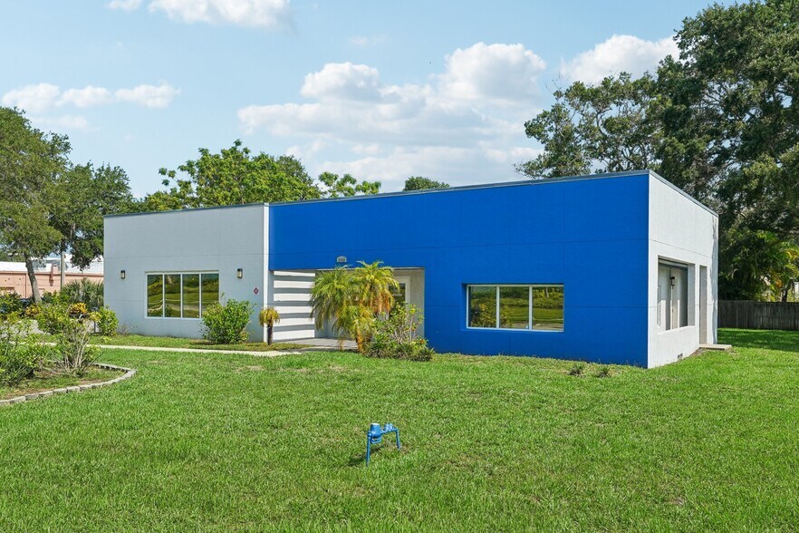 More Photos Of 3209 30th Ave S, Saint Petersburg Office For Lease