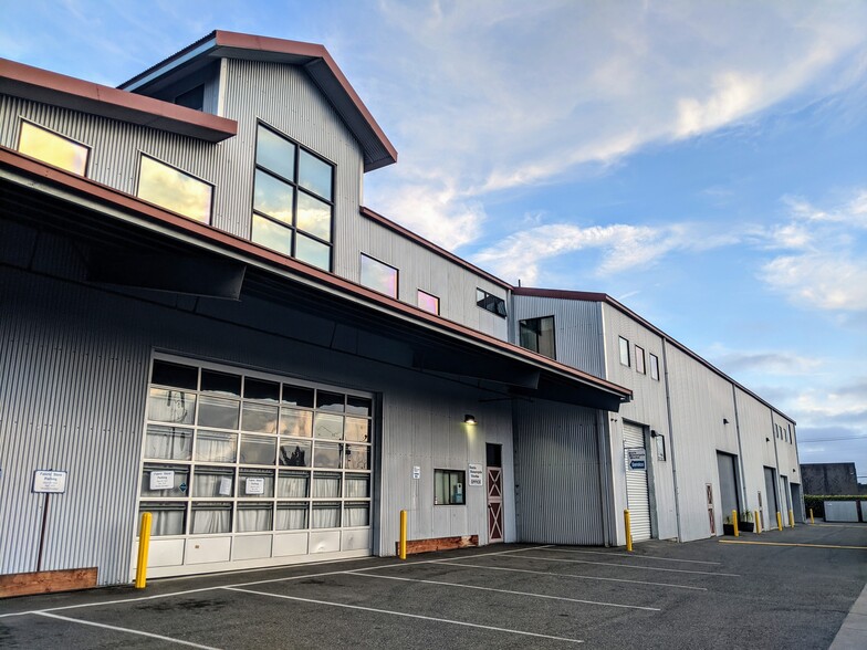 More Photos Of 80 Airport Blvd, Freedom Service For Lease