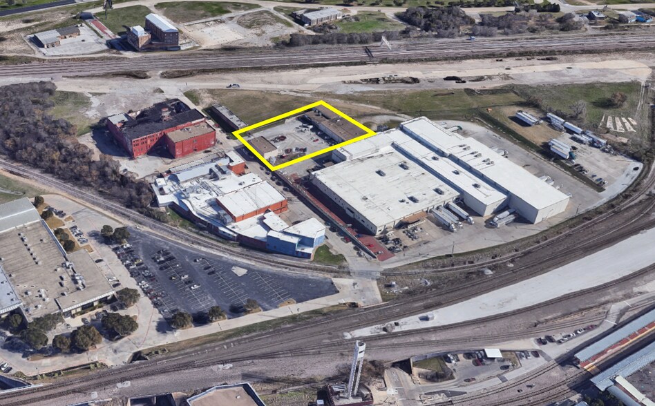 More Photos Of 812 E 9th St, Fort Worth Distribution For Lease