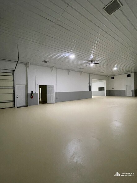 More Photos Of 116 Smokey St, Fort Collins Flex For Sale