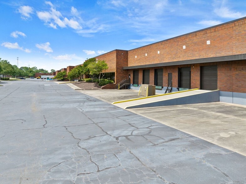 Primary Photo Of 5245 Westgate Dr SW, Atlanta Warehouse For Lease