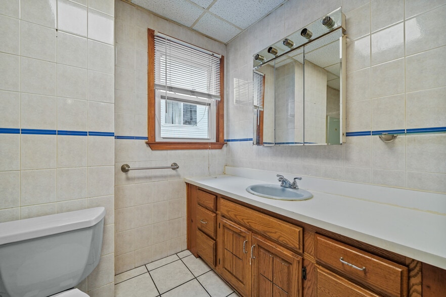 More Photos Of 337 Columbia St, Fall River Apartments For Sale