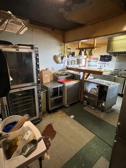 More Photos Of 100 E Grove St, Poplar Grove Freestanding For Lease