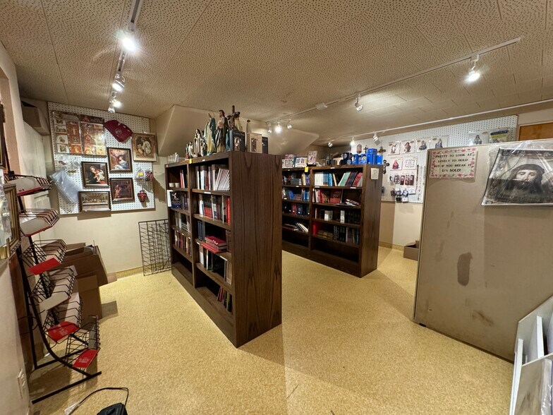 More Photos Of 210 5th Ave NW, Mandan Specialty For Sale