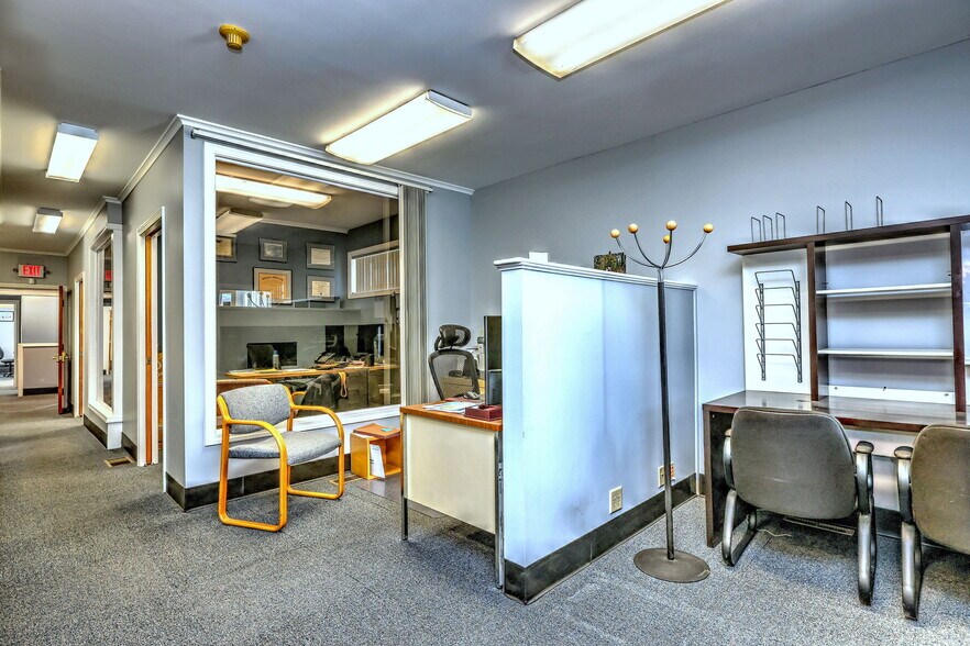 More Photos Of 1948 Chapel St, New Haven Office For Sale