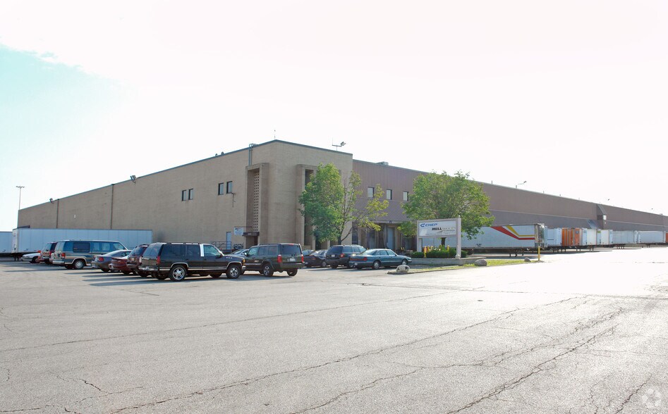 More Photos Of 5000 Proviso Dr, Melrose Park Distribution For Lease