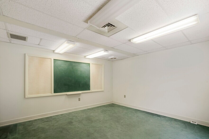 More Photos Of 228 S Military Ave, Lawrenceburg Religious Facility For Sale