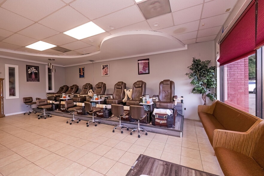 More Photos Of 3721 Kitsap Way, Bremerton Office For Lease