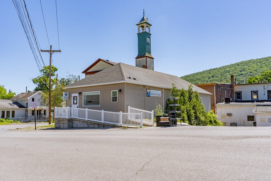 Primary Photo Of 24 Mill St, Naples Office For Sale