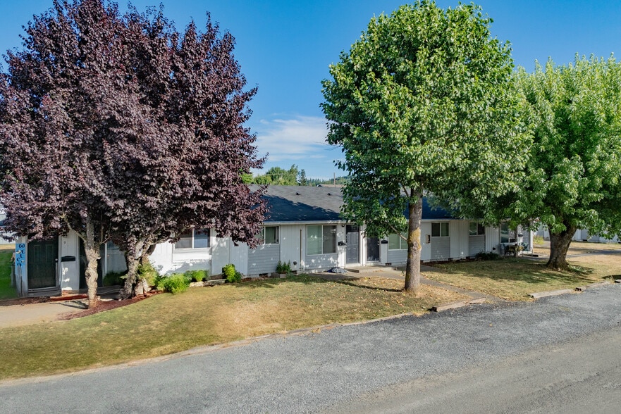 More Photos Of 1100-1105 S Pearl St, Centralia Apartments For Sale