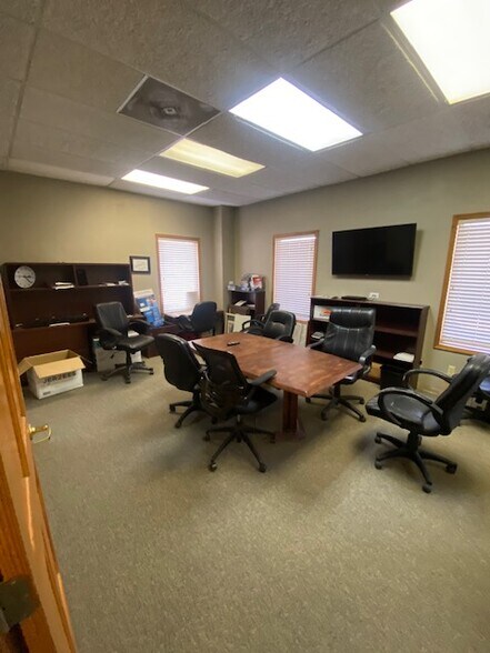 More Photos Of 2013 E Prairie Cir, Olathe Warehouse For Sale