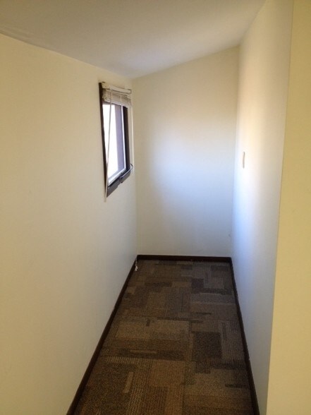 More Photos Of 19 N County Line Rd, Jackson Medical For Lease