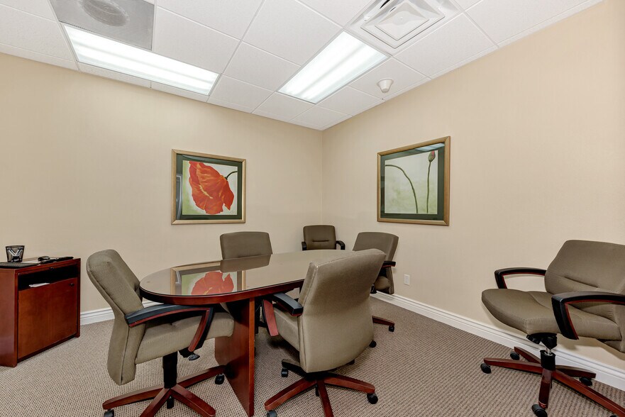 More Photos Of 1314 E Venice Ave, Venice Medical For Sale