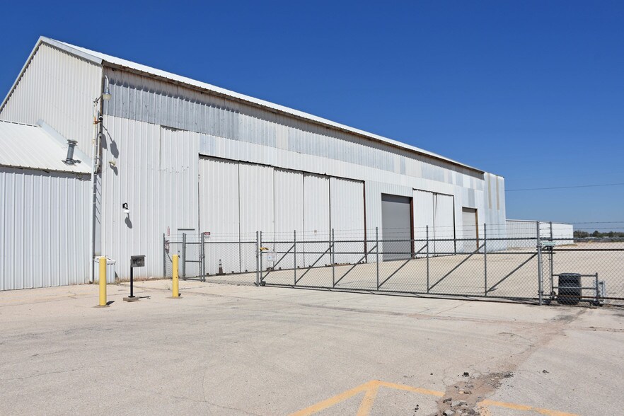 More Photos Of 5308 Andrews Hwy, Odessa Light Manufacturing For Sale