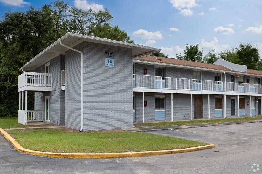 More Photos Of 1665 Dogwood Pl, Pensacola Apartments For Sale