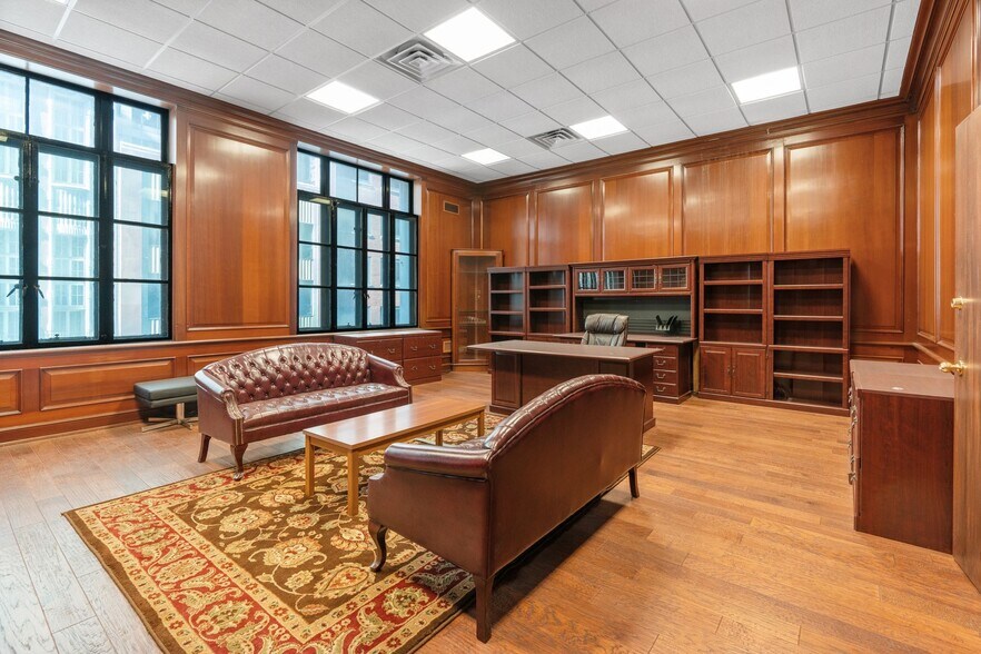 More Photos Of 175 W Washington St, Chicago Office For Sale
